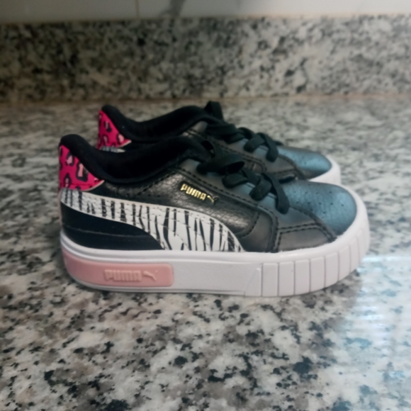 Puma Kids Black and Pink Sneakers Size 6C - Picture 1 of 6